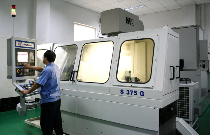 高精度數(shù)控磨齒機(jī)